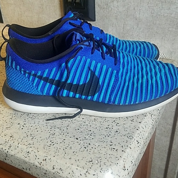 Nike Shoes - Picture 4 of 8